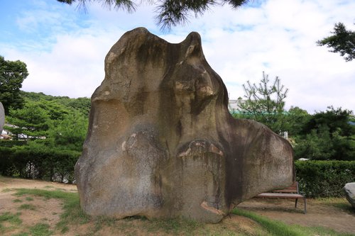 攝理教會月明洞大象石